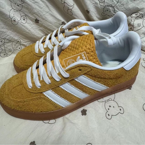 Adidas Mustard Suede Sneakers - Picture 2 of 6